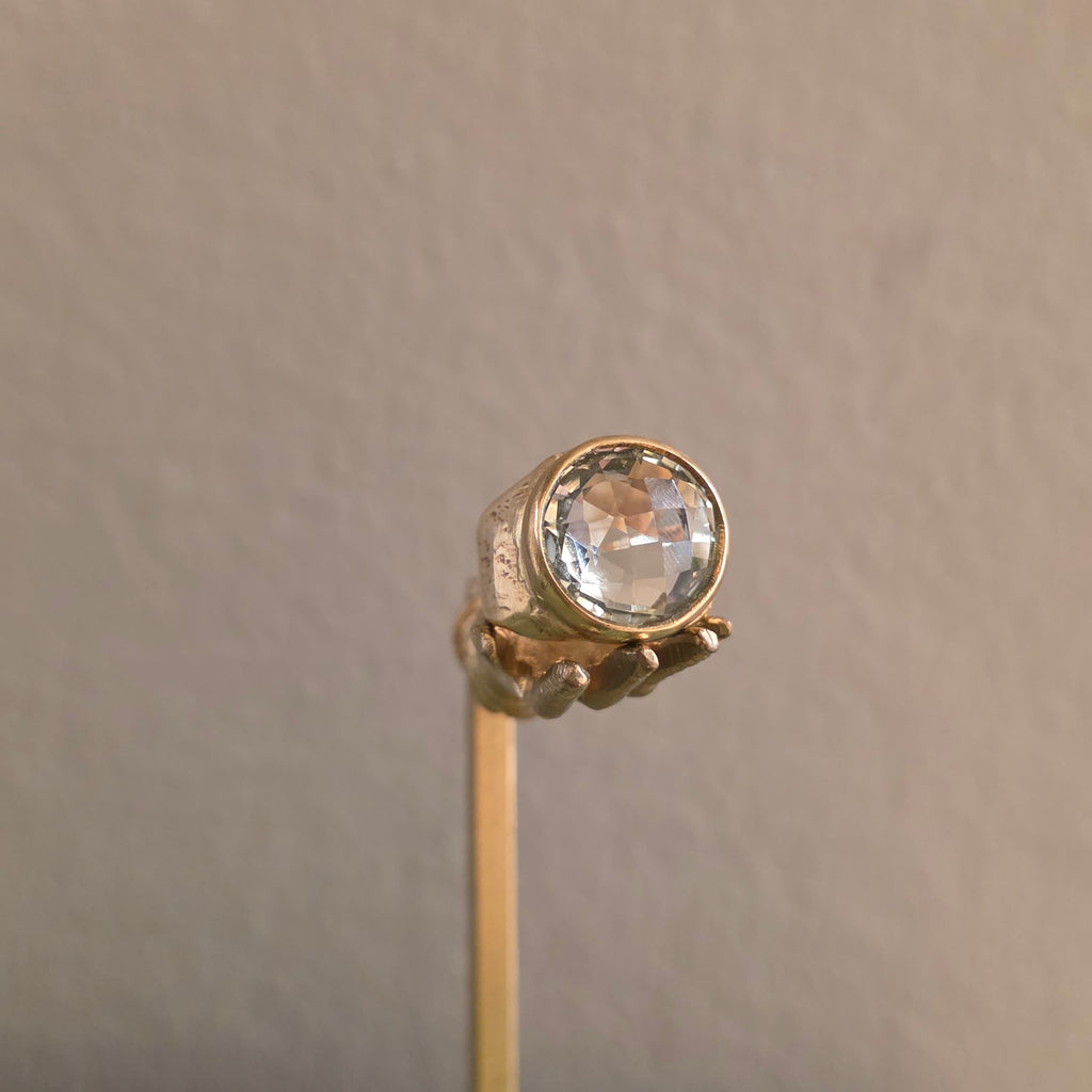 Anello in bronzo giallo e ametista verde